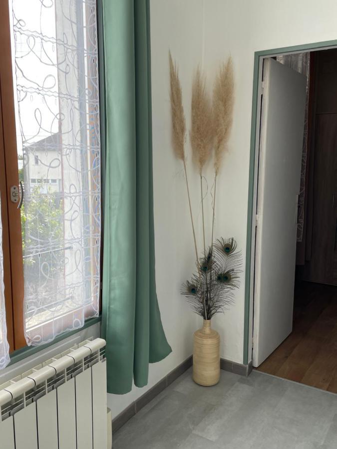 Appartement 35 M2 1Er Etage 200 M De La Mer Avec Jardin Luc-sur-Mer Extérieur photo