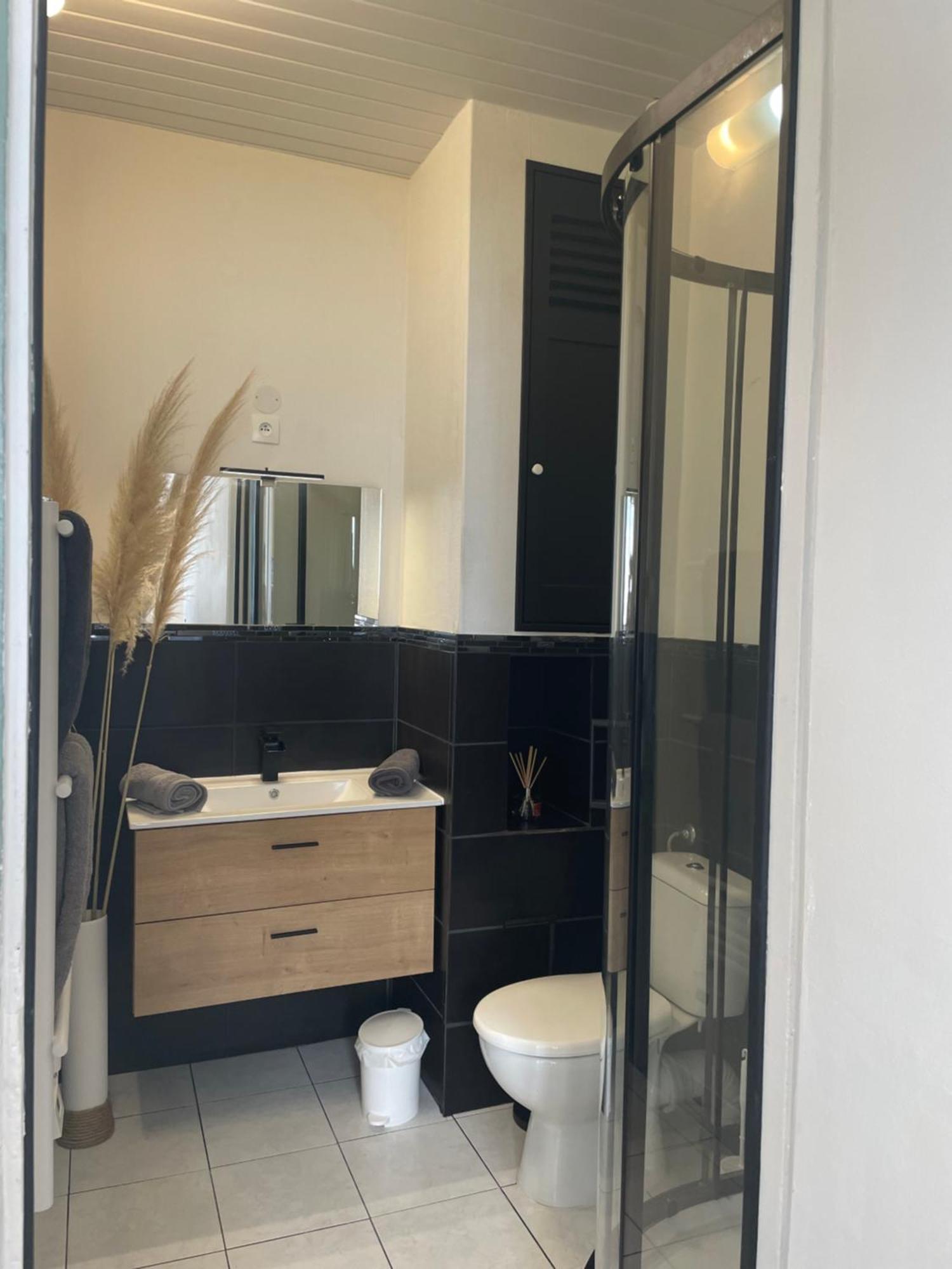Appartement 35 M2 1Er Etage 200 M De La Mer Avec Jardin Luc-sur-Mer Extérieur photo